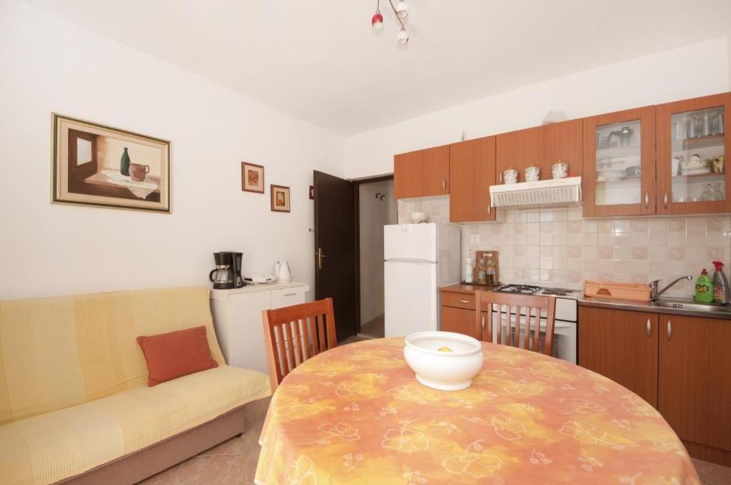 Apartments Mira Splitska Eksteriør bilde