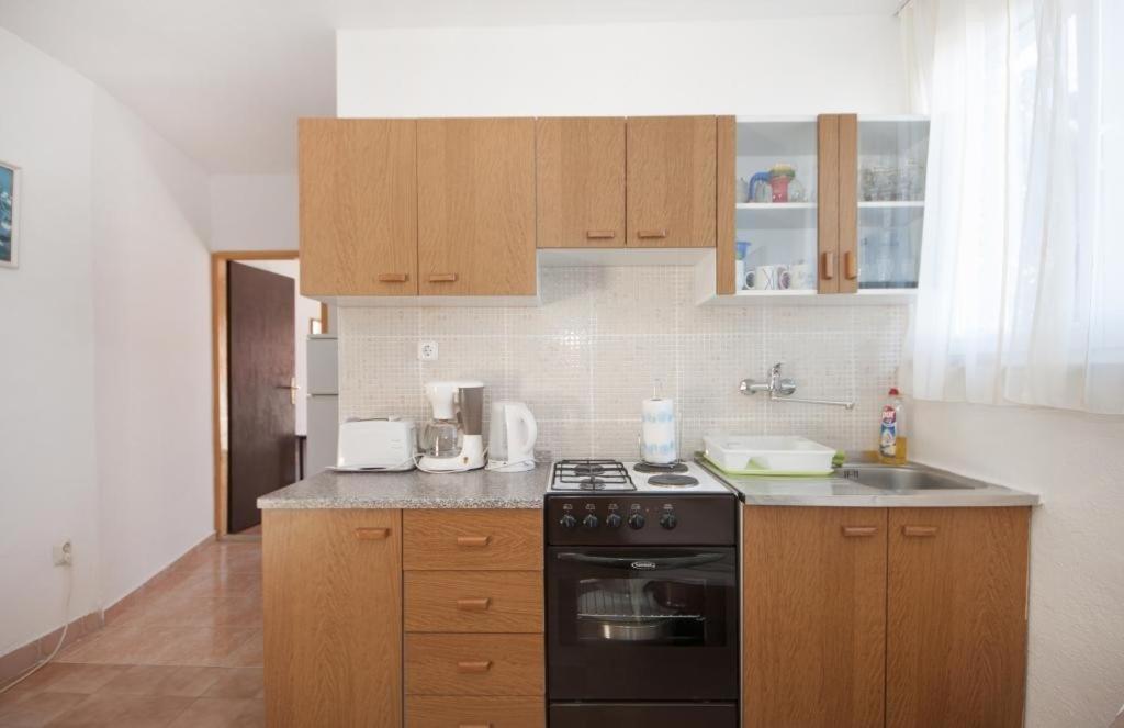 Apartments Mira Splitska Eksteriør bilde